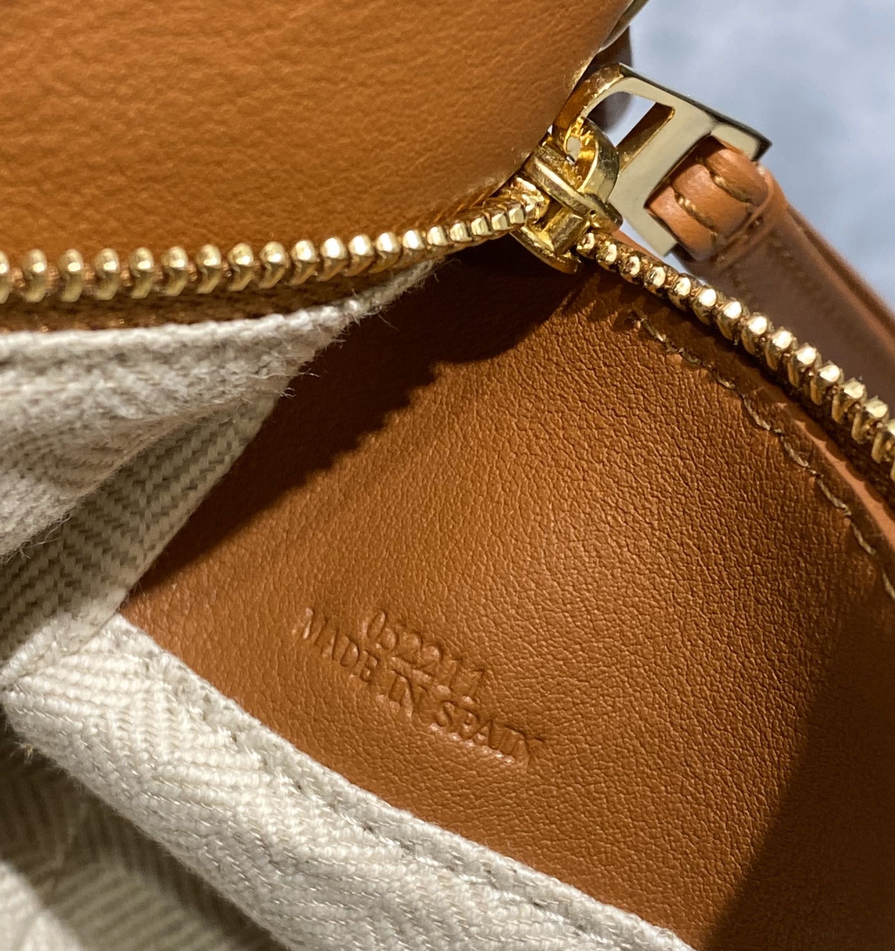 L0ew* puzzle mini bag-18*11*7.5cm