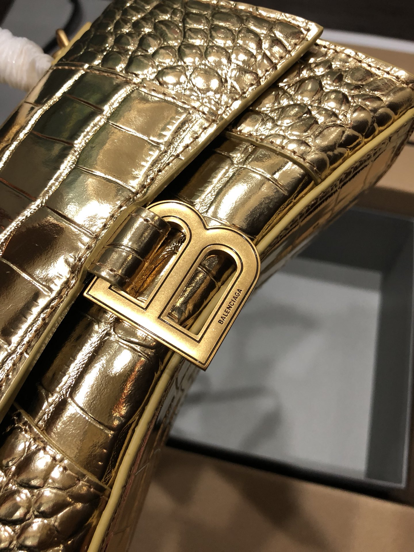 Ba*len*cia*ga small hourglass bag-13*8*19cm