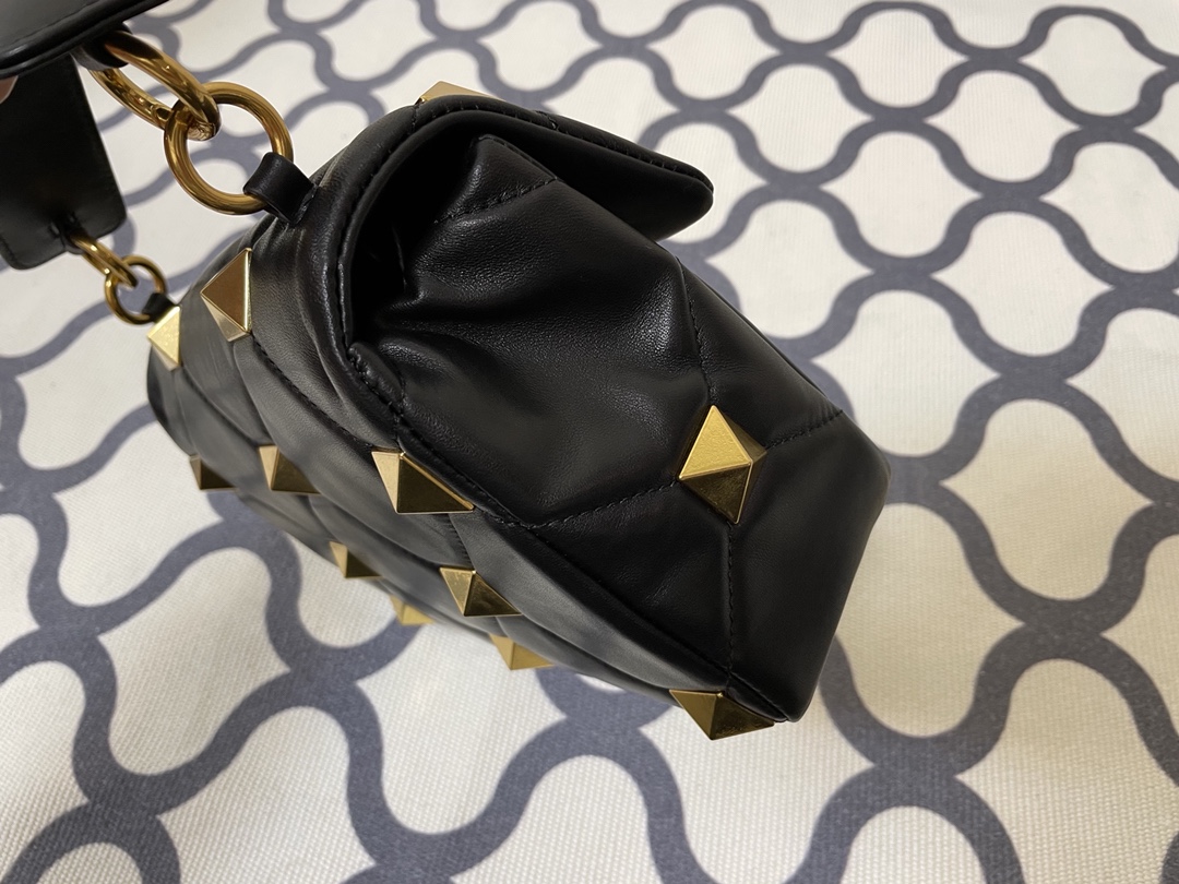 Valentin0 Garavani Roman Stud-Small Size-25*16*10CM