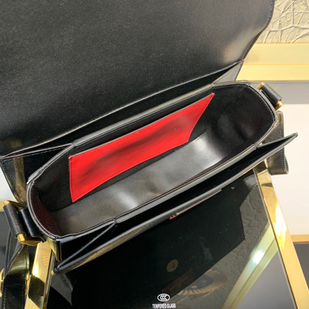 Va1e*ntin0 garavani s*pervee handbags-26*8*16cm