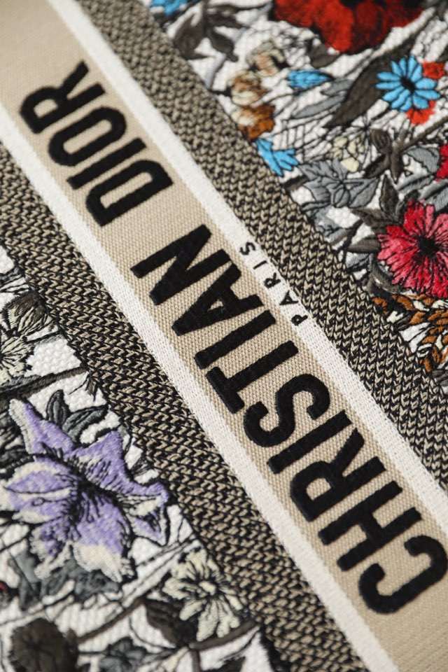 D*or small book tote-36.5cm