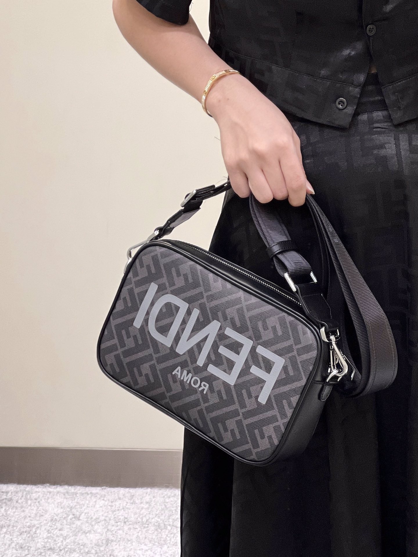 F**di camera bag-23.5x5x16cm