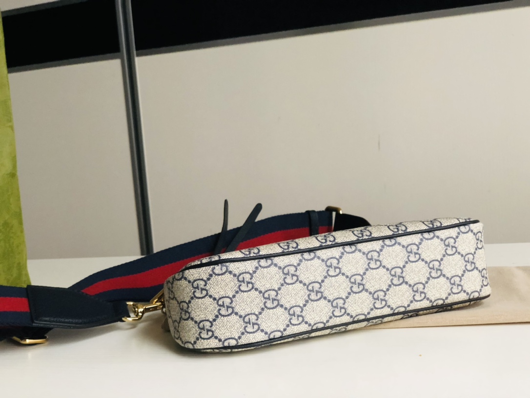 G*u*i chain bag-25*15*6cm