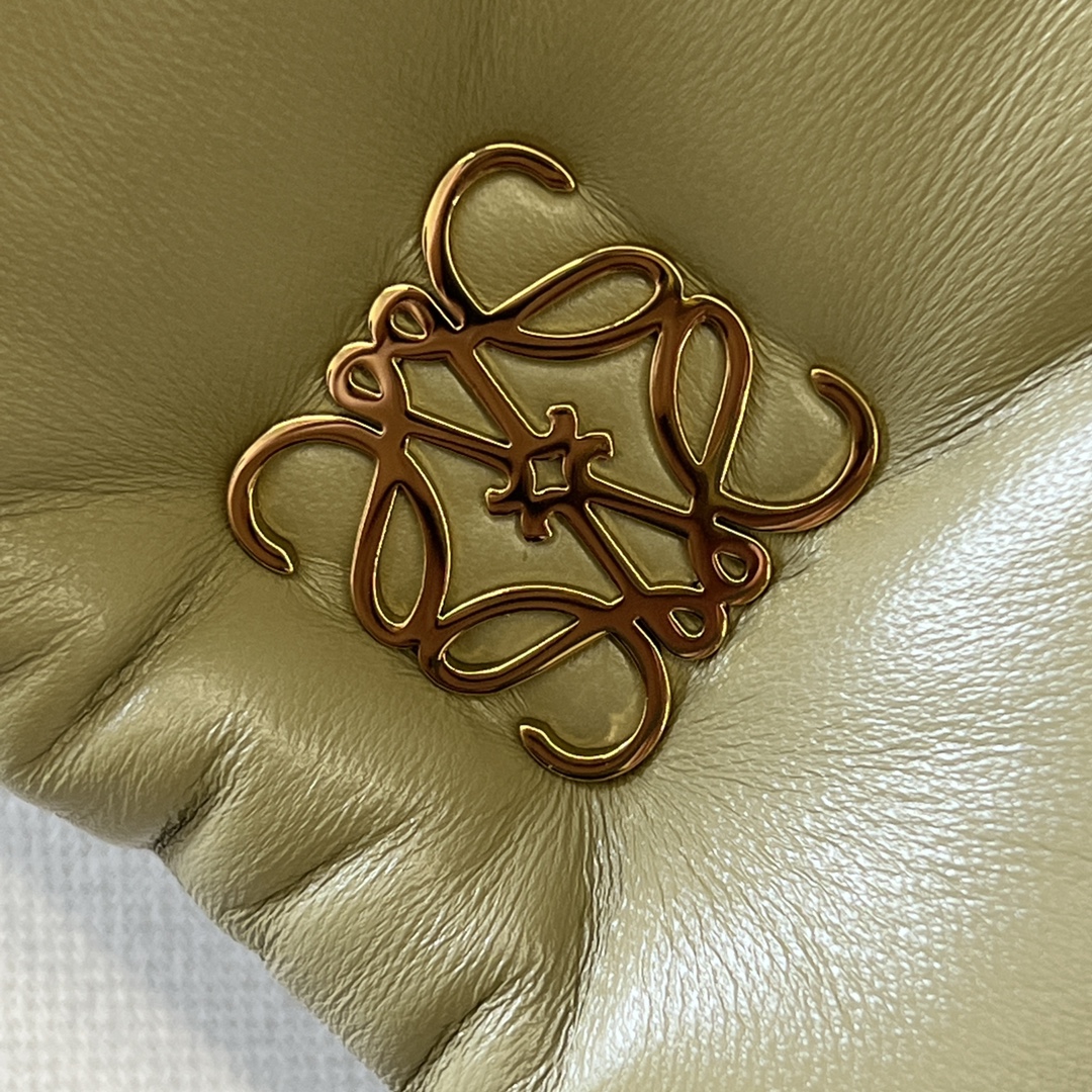 L0ew* puffer goya bag-23*13*6cm