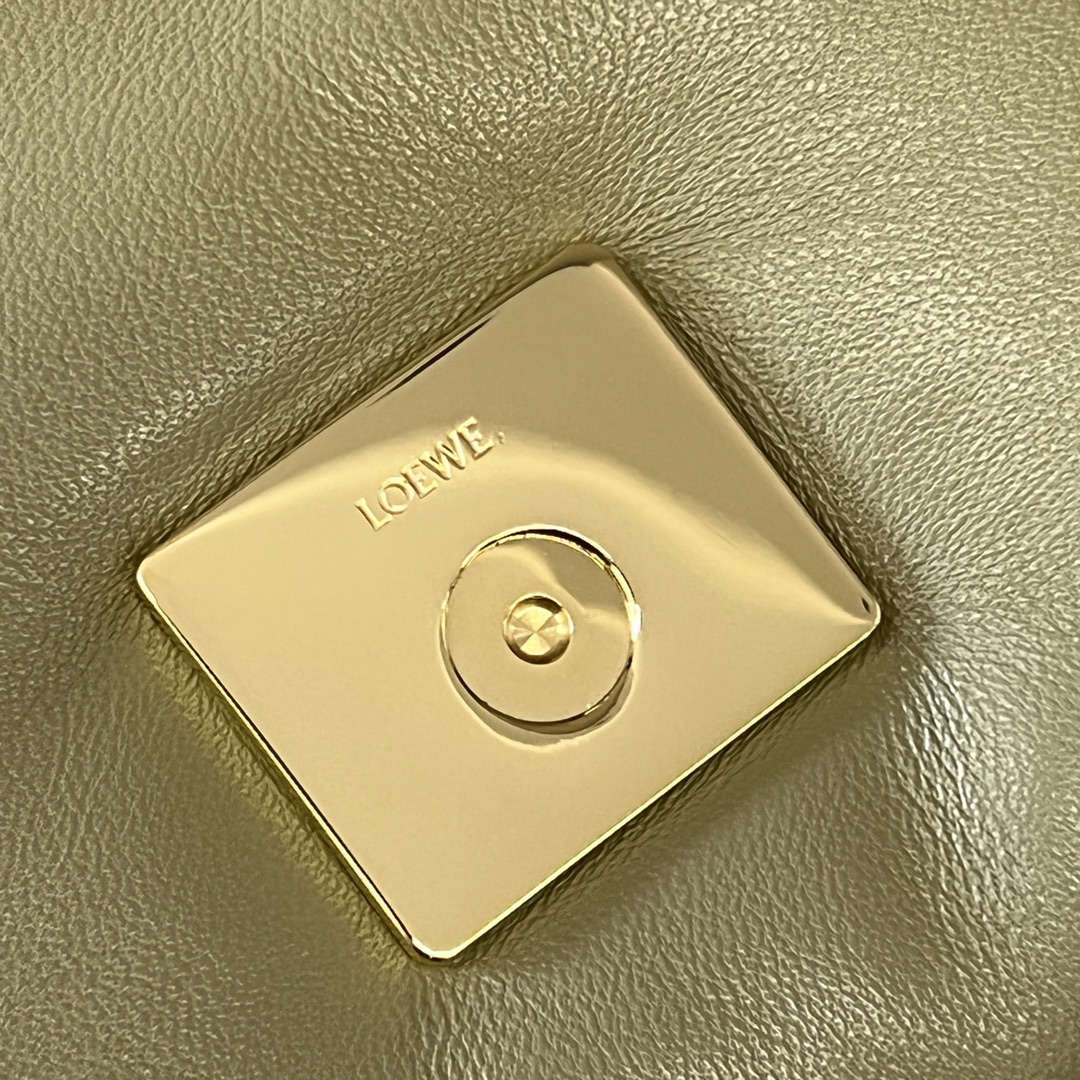 L0ew* puffer goya bag-23*13*6cm