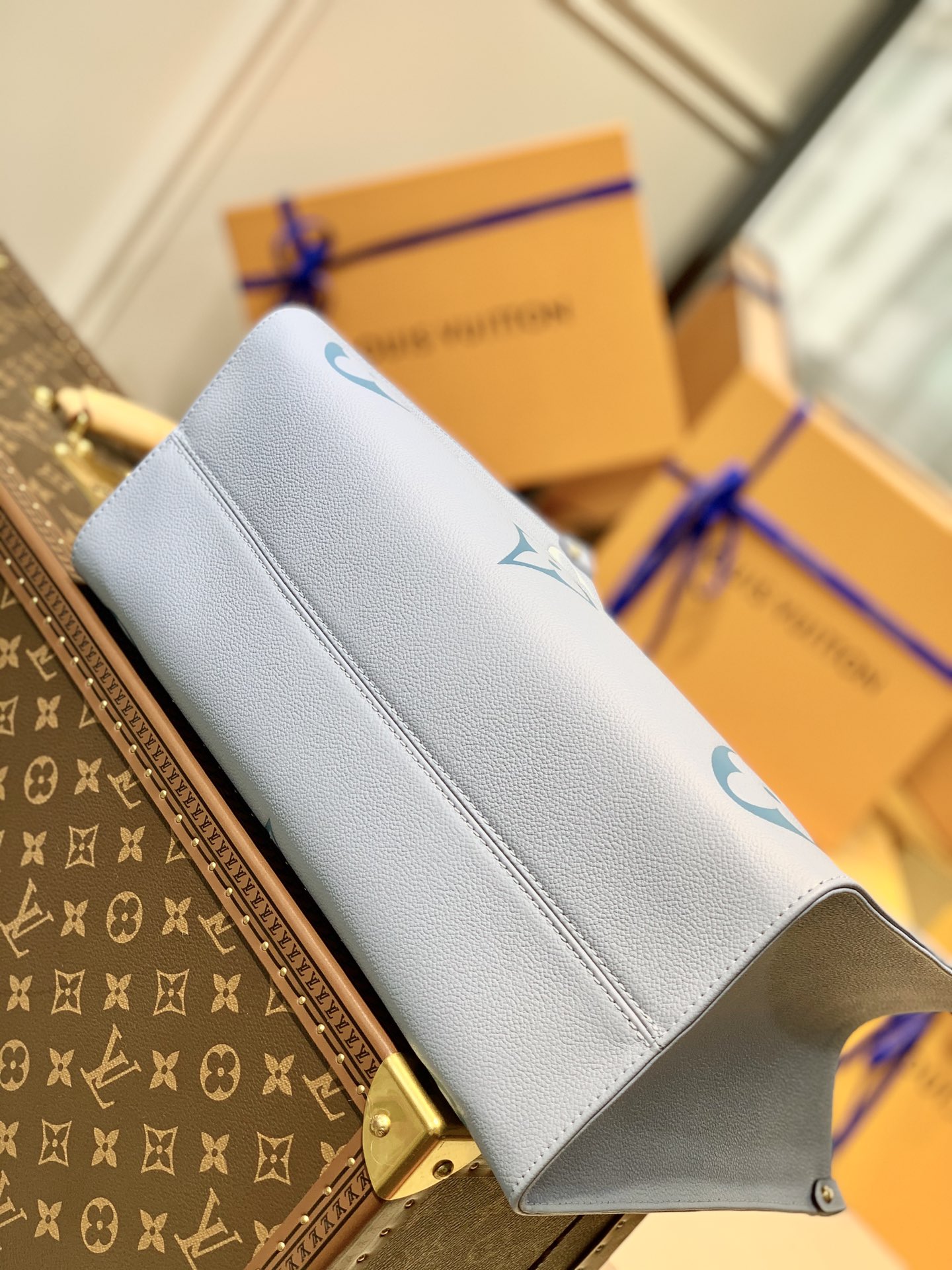 l0*is V*t0n small onthego handbag-35*28*15cm