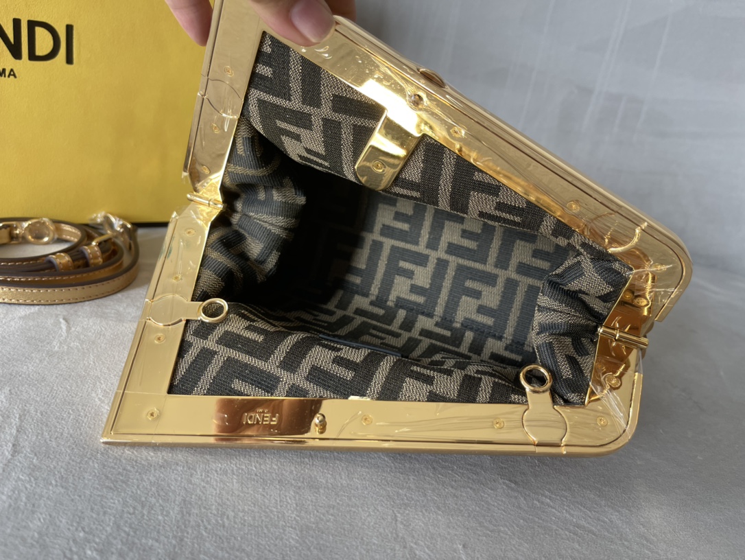 Fendace First Bag-26*9.5*18CM