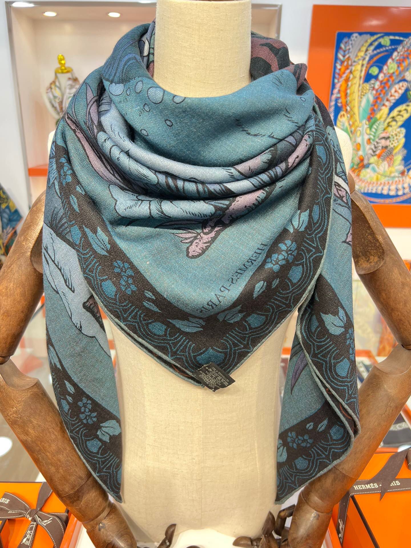 H**mes shawls-140*140cm