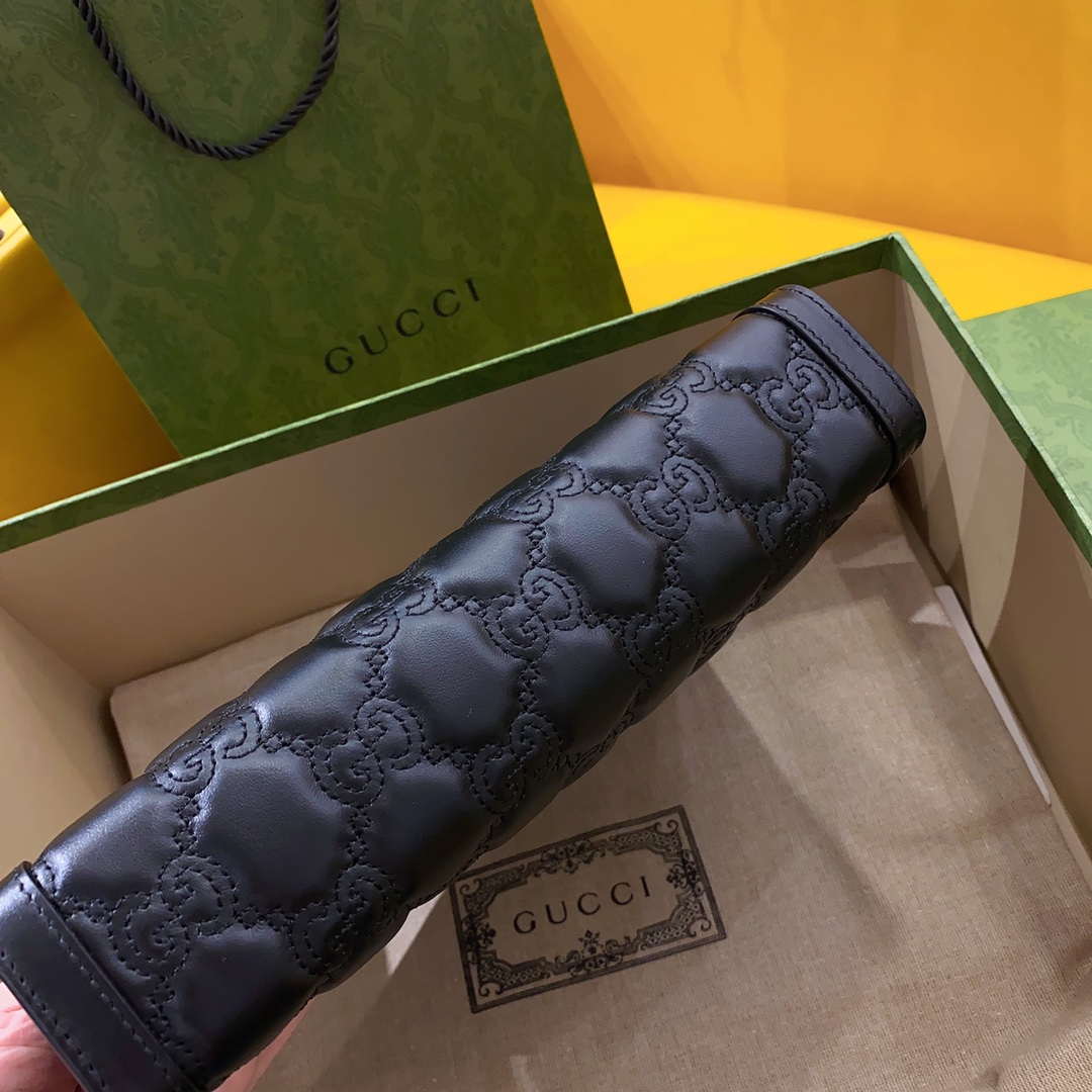 G*u*i pouch-26*20*6cm