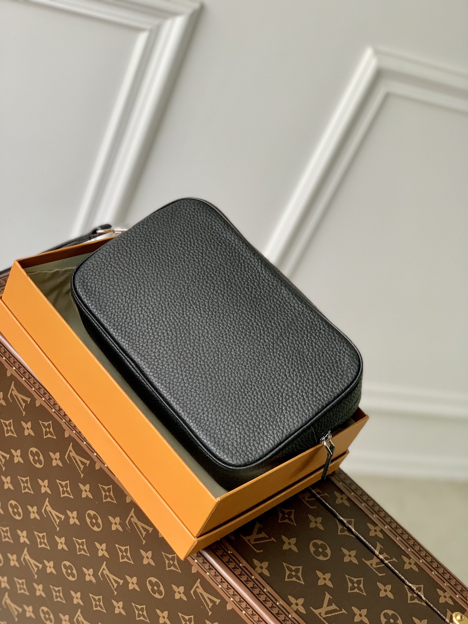 l0*is V*t0n pochette kasai -25 x 15.5 x 6.5 cm