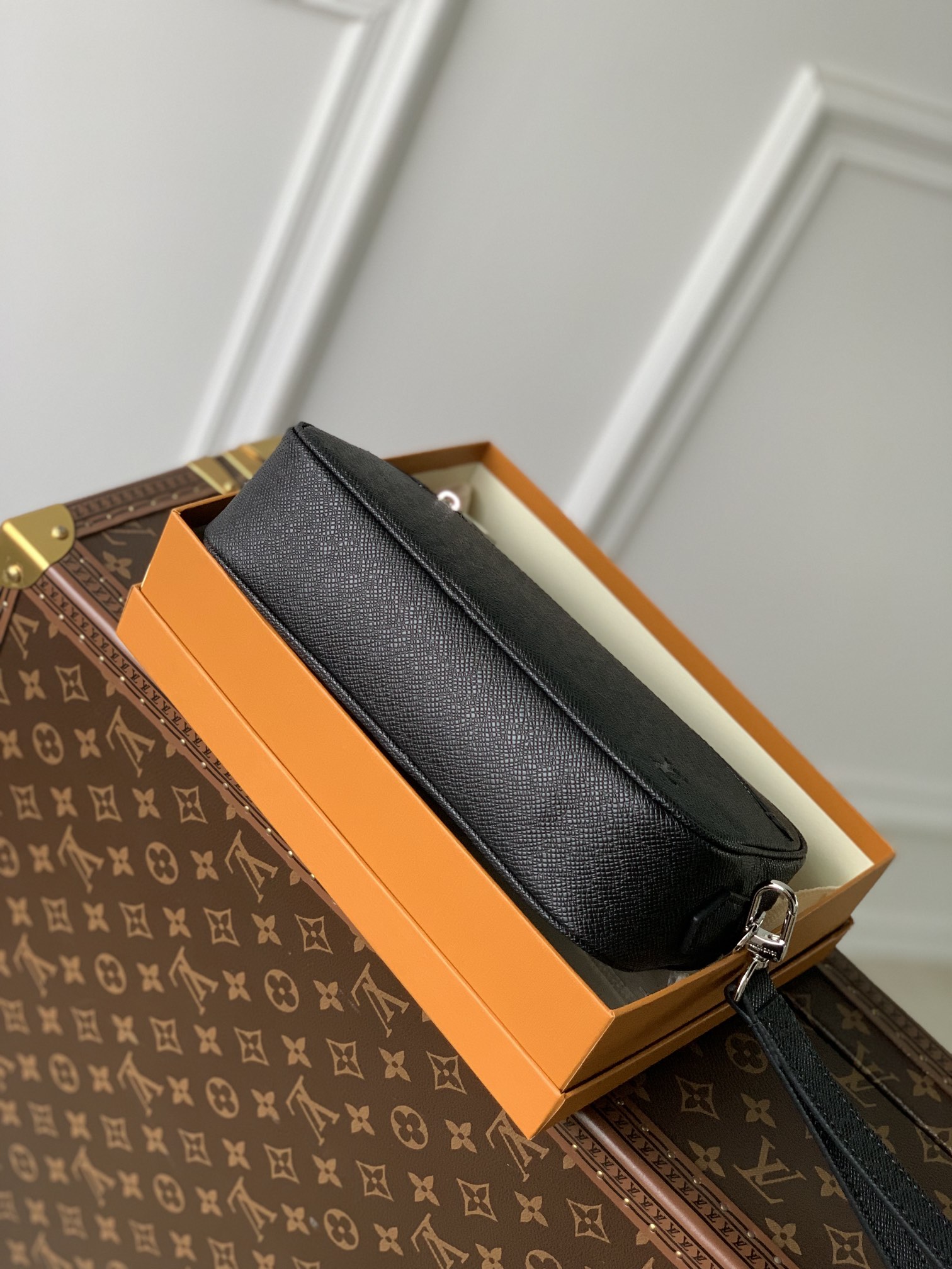 l0*is V*t0n pochette kasai -25 x 15.5 x 6.5 cm