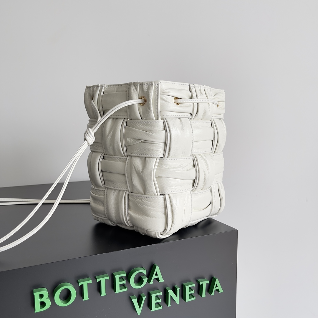 bo*te*ga Ve*ne*ta mini bucket-18*14*14cm