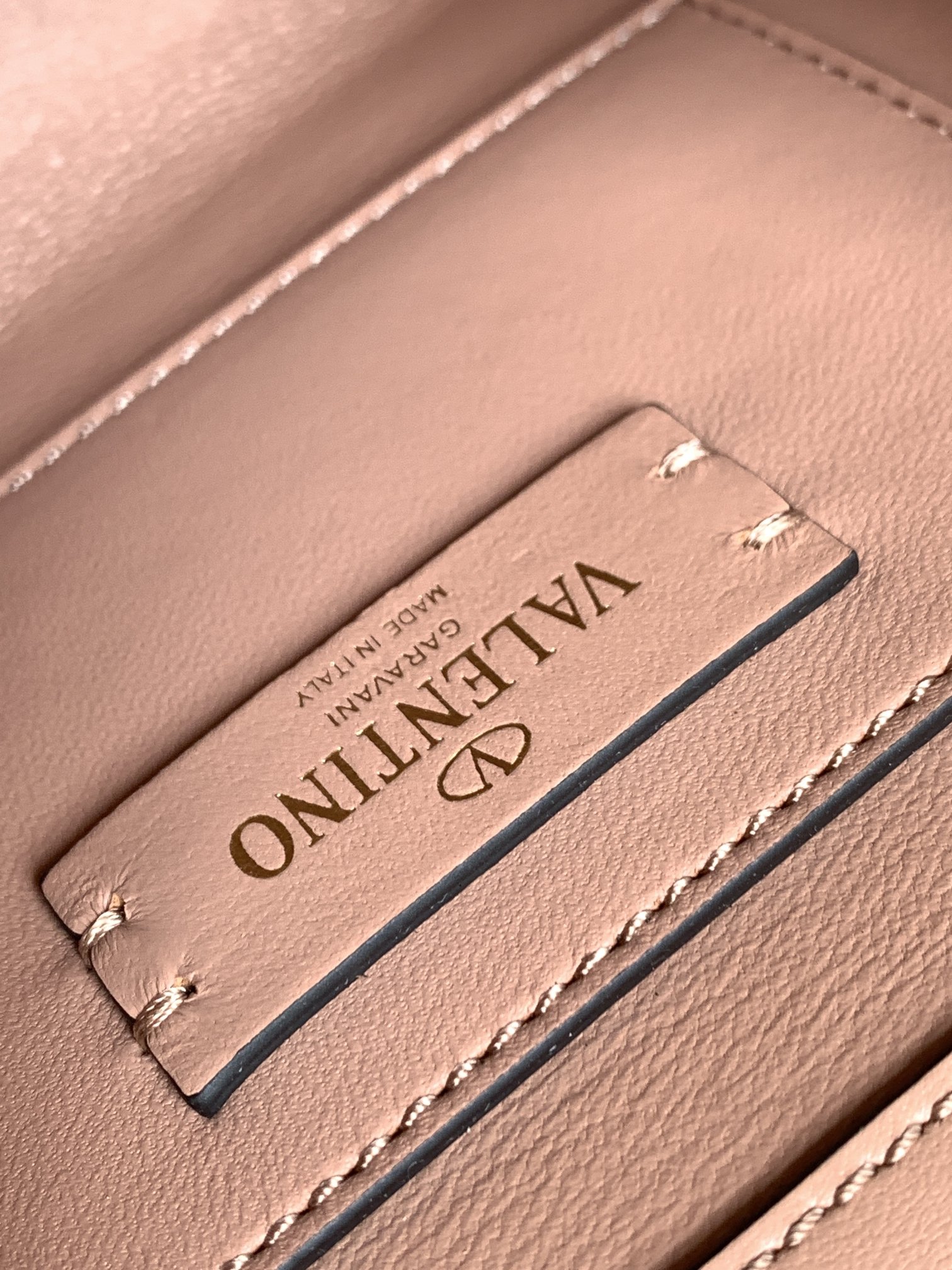 Va1e*ntin0 garavani vsling bags-19*13*9 cm