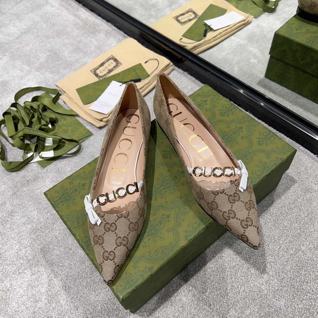 G*u*i ballet dance shoes