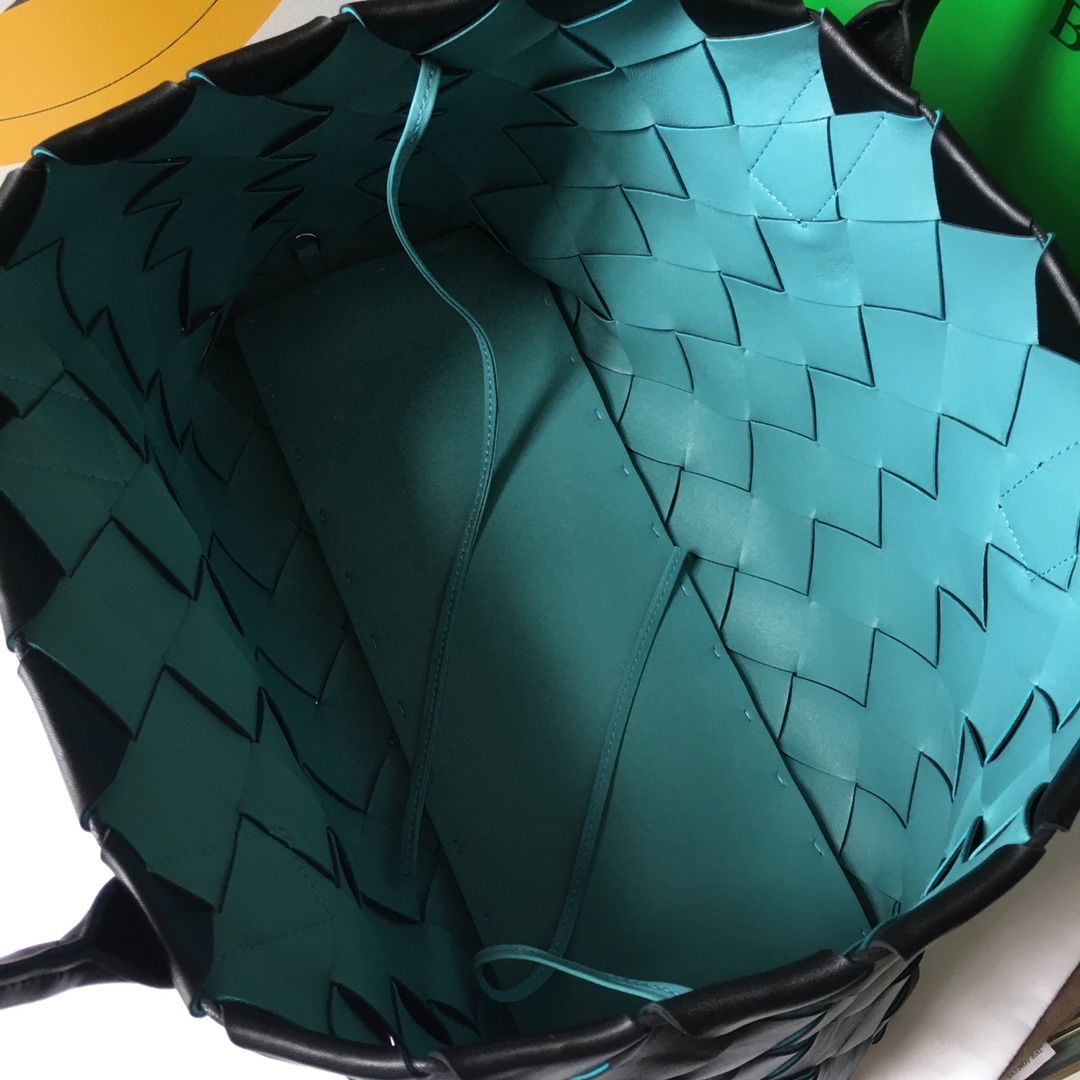 bo*te*ga Ve*ne*tatote-41*26cm