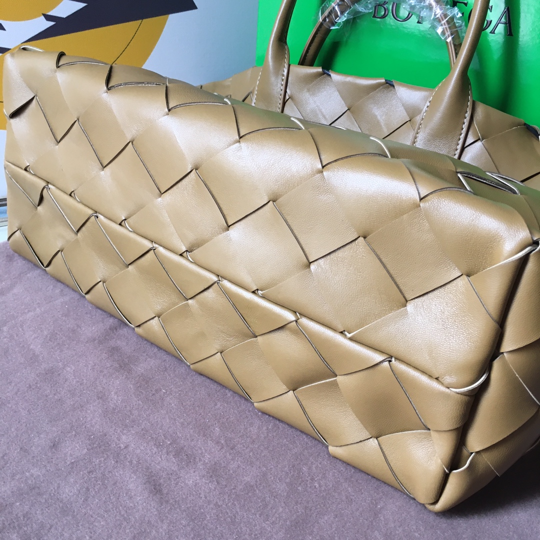 bo*te*ga Ve*ne*tatote-41*26cm