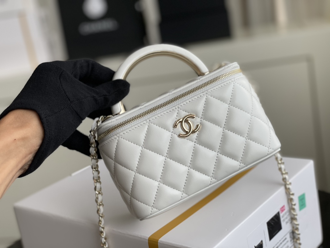 Ch@nel Cosmetic Bag-Lambskin-18CM