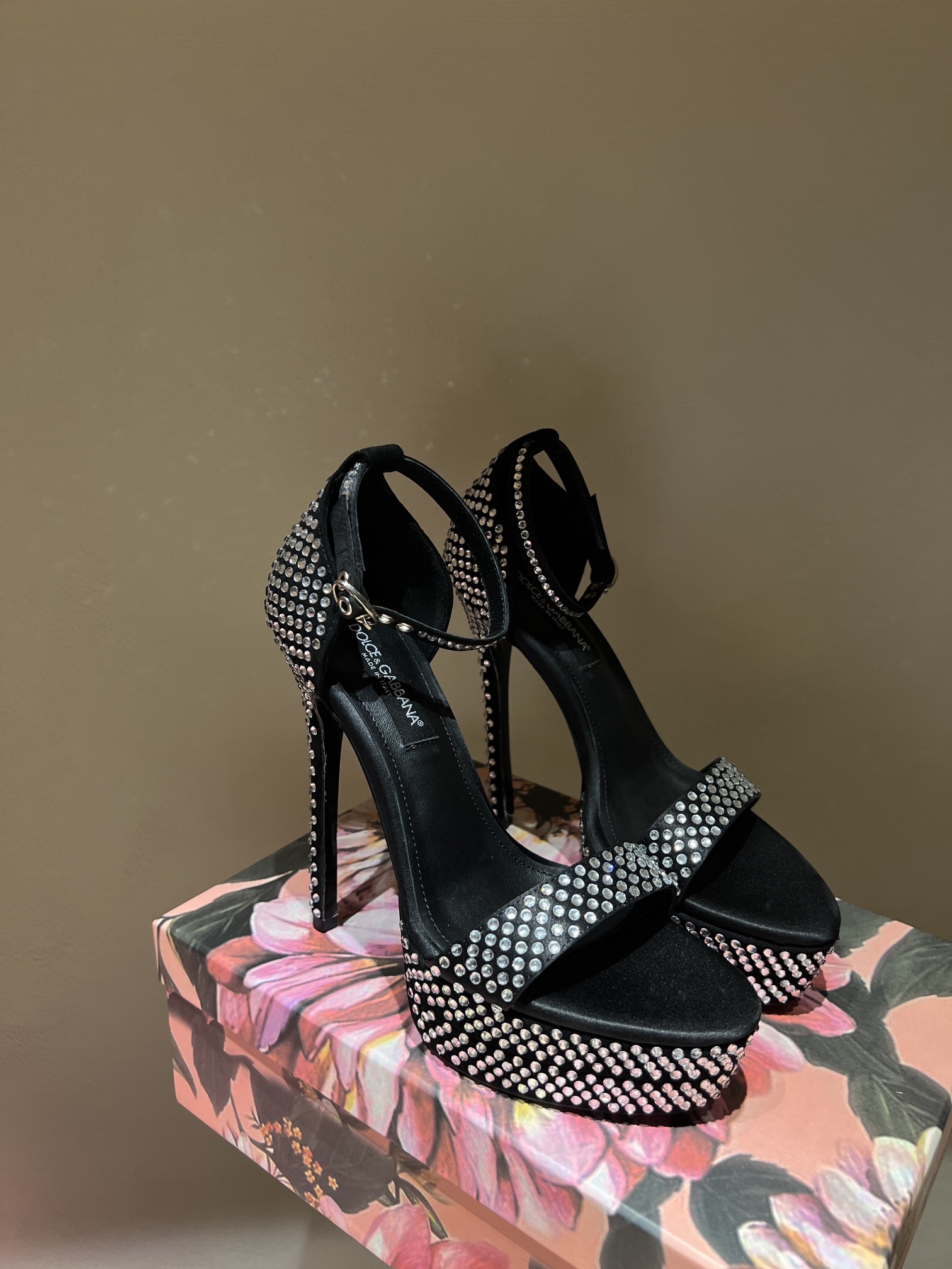 d01ce Gab*a*a heels-16cm