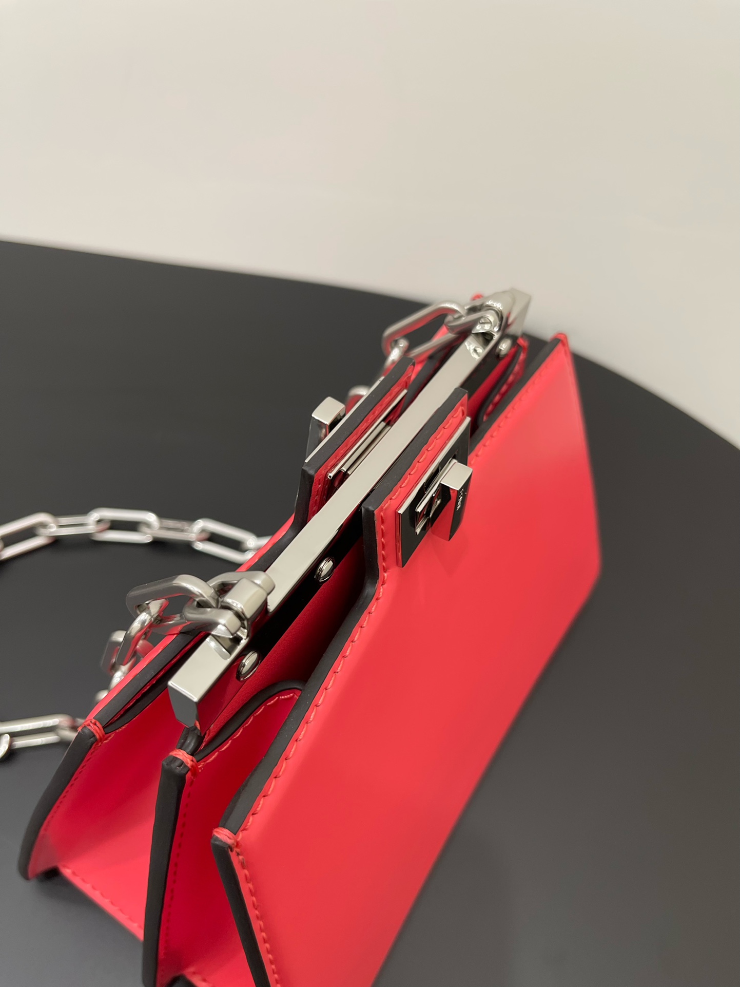 F**di peekaboo iseeu-20.5x11x14cm