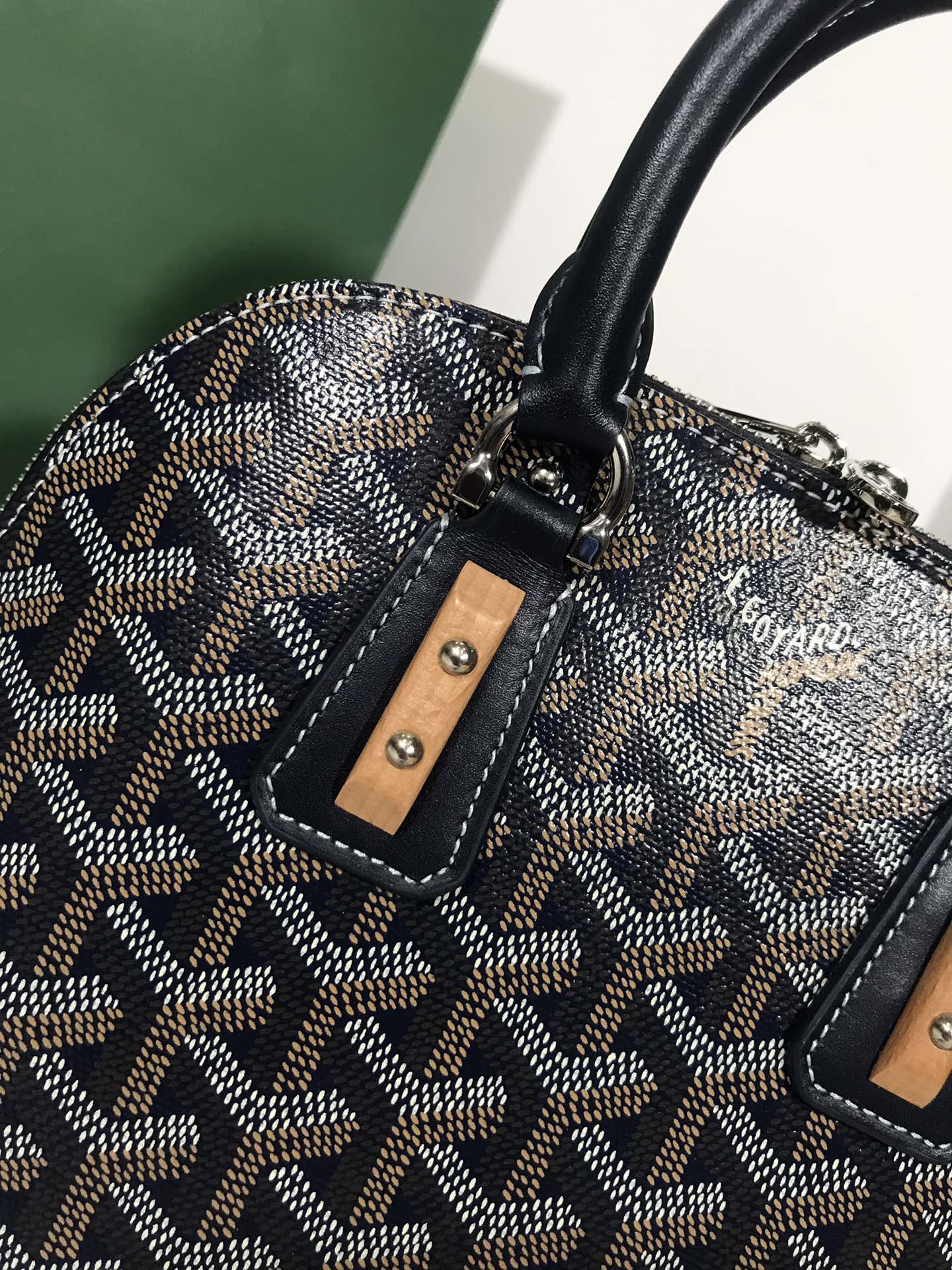 Go*ard vendôme -23*18.5*10cm