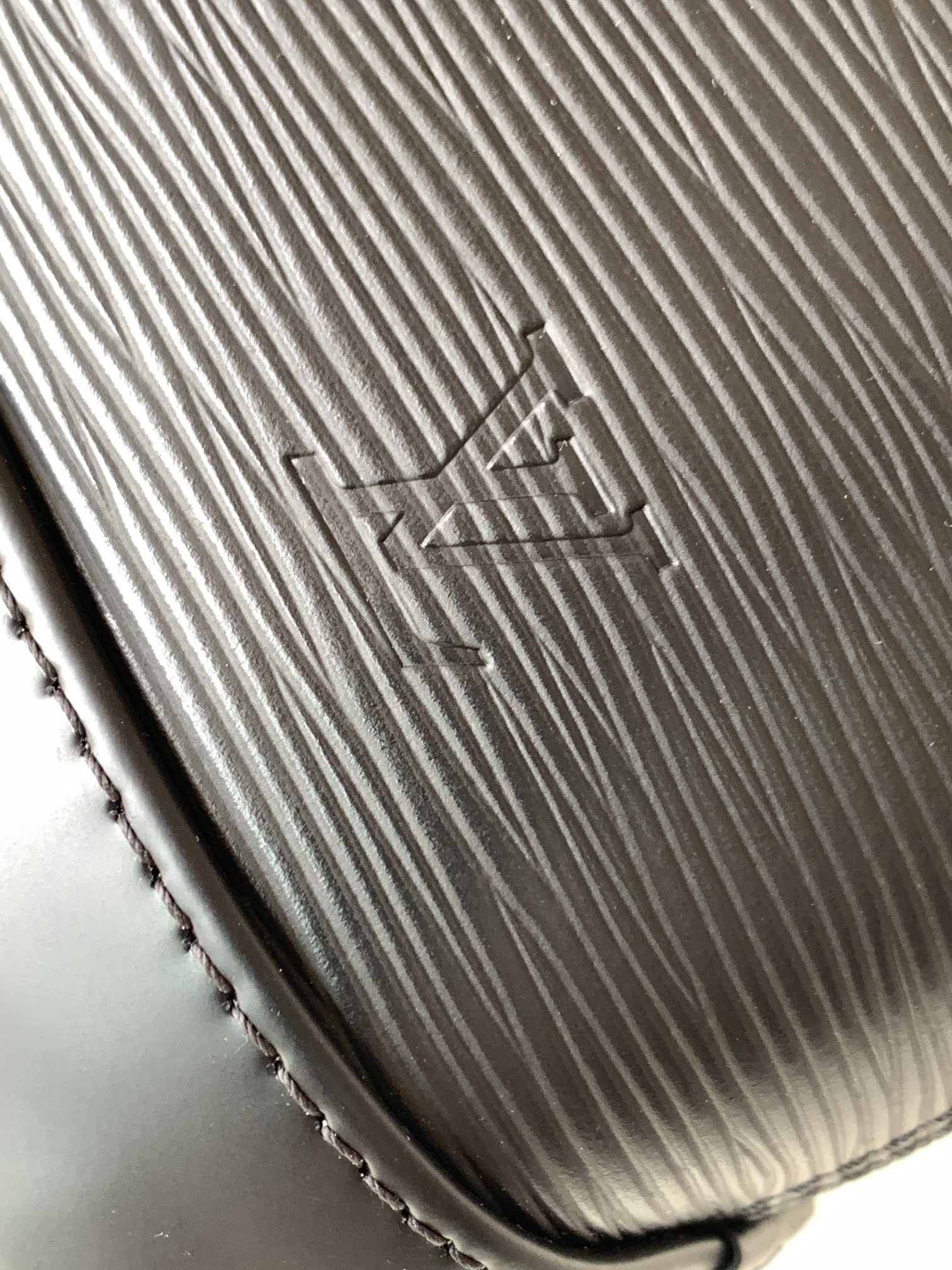 l0*is V*t0n m41327 alma bb-25*19*12cm