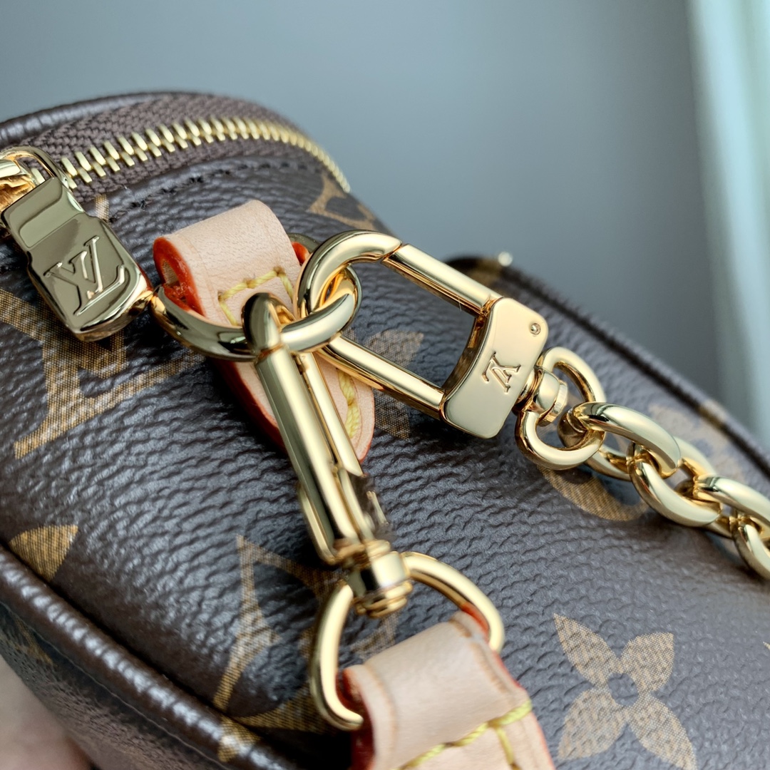 l0*is V*t0n mini bumbag-17 x 12 x 9.5cm