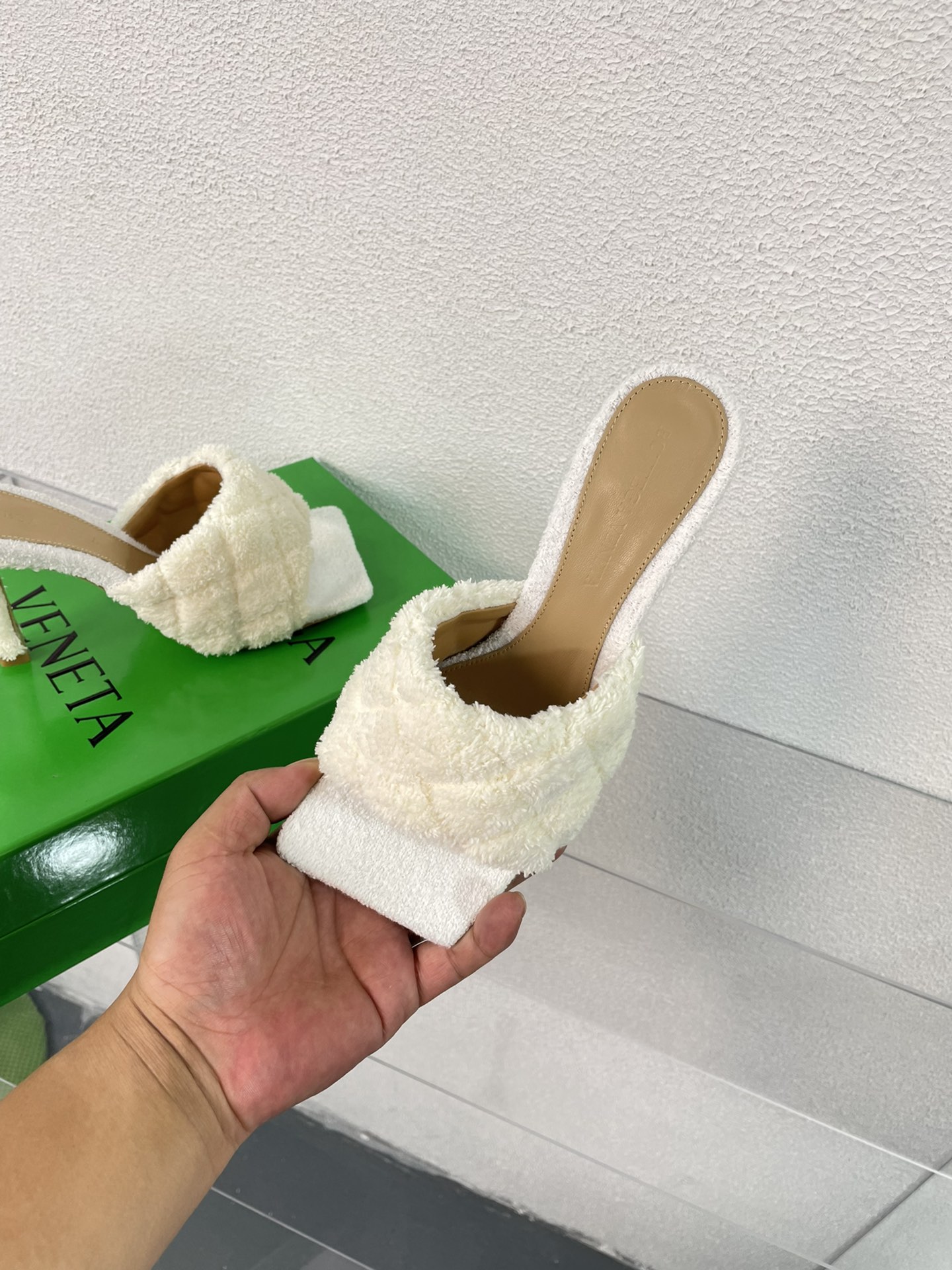 bo*te*ga Ve*ne*ta slippers