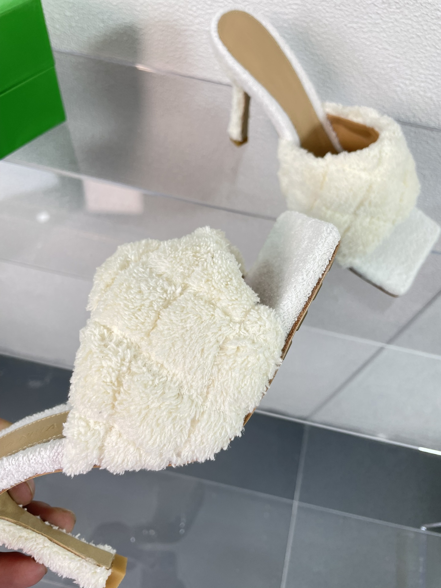 bo*te*ga Ve*ne*ta slippers