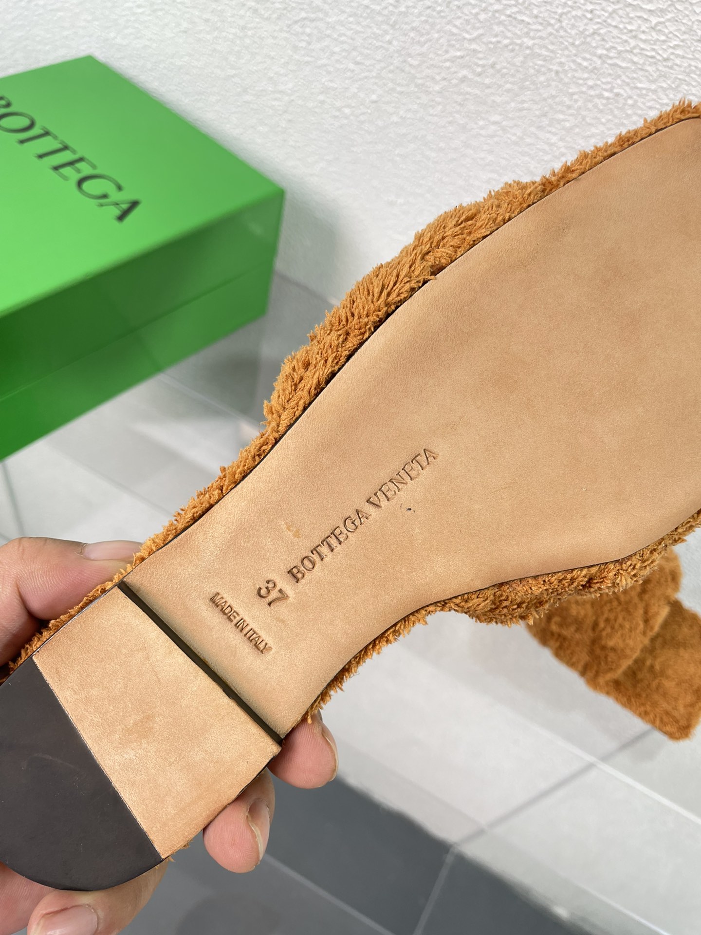 bo*te*ga Ve*ne*ta slippers