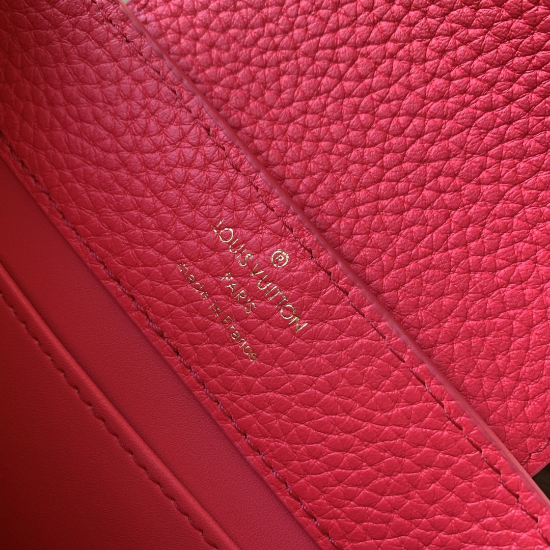 l0*is V*t0n capucines handlebag