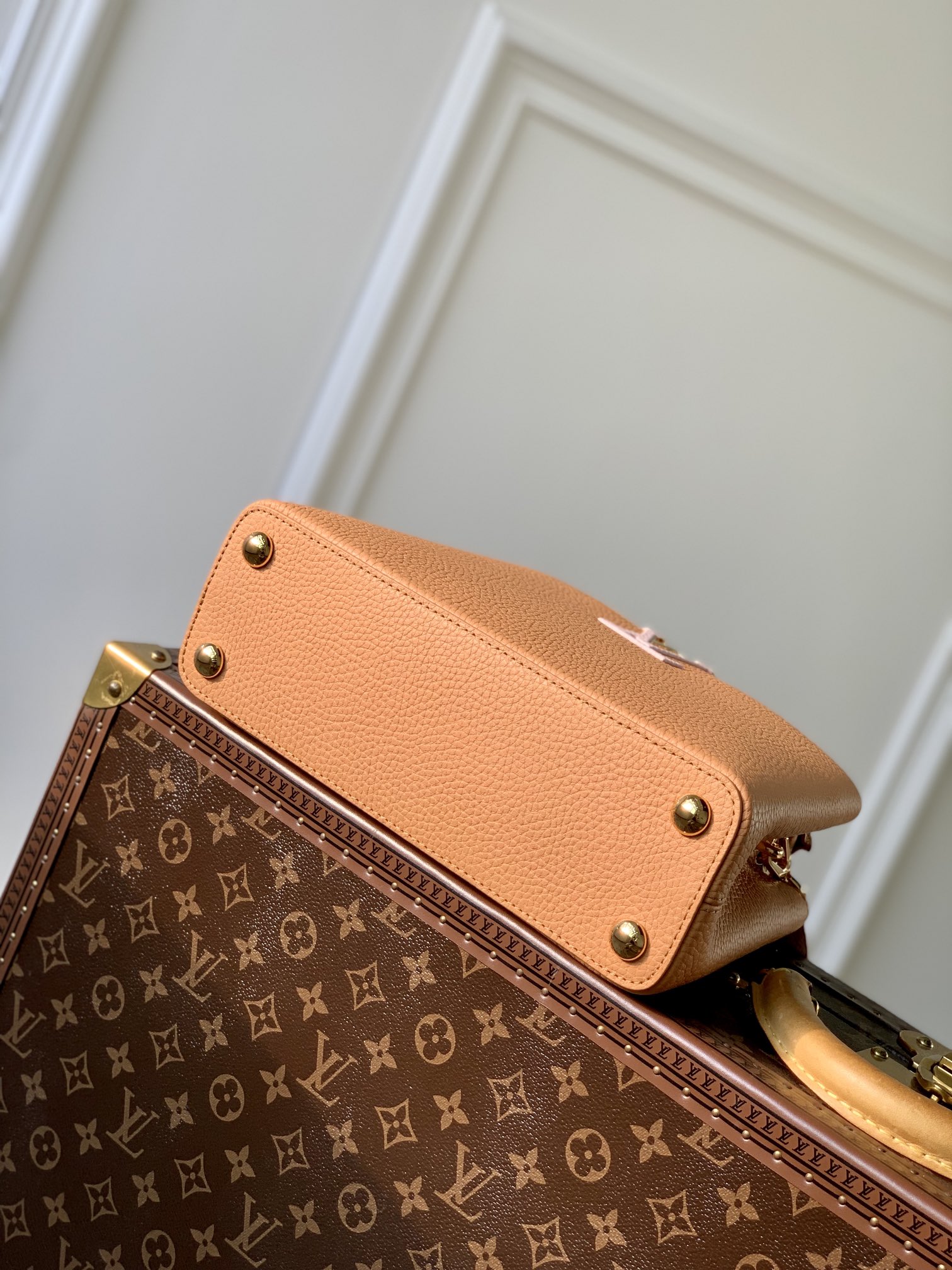 l0*is V*t0n capucines handlebag