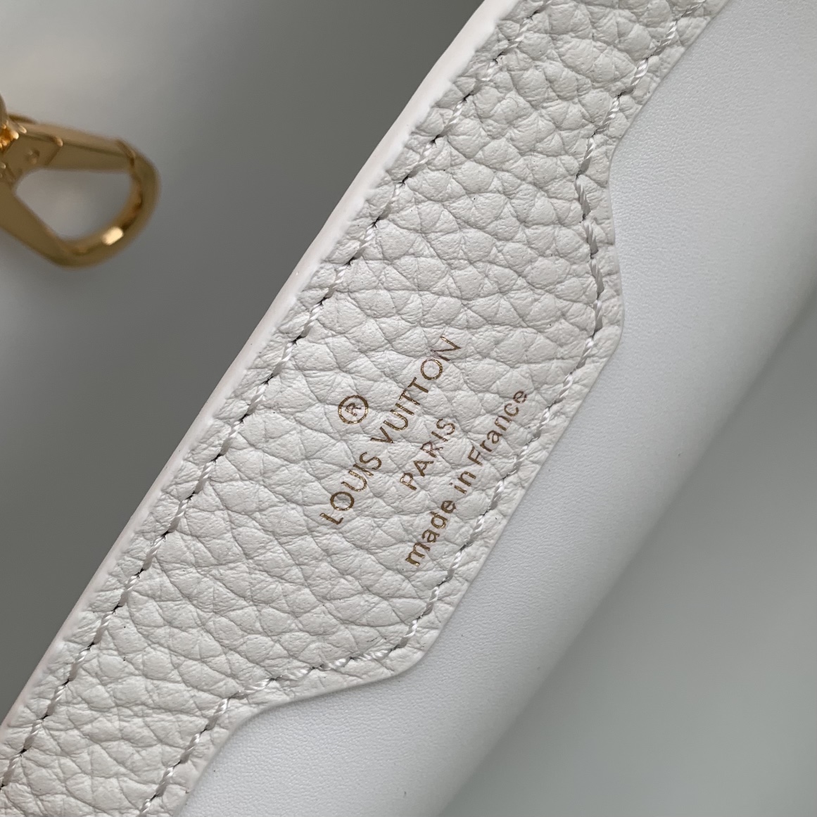 l0*is V*t0n capucines handlebag