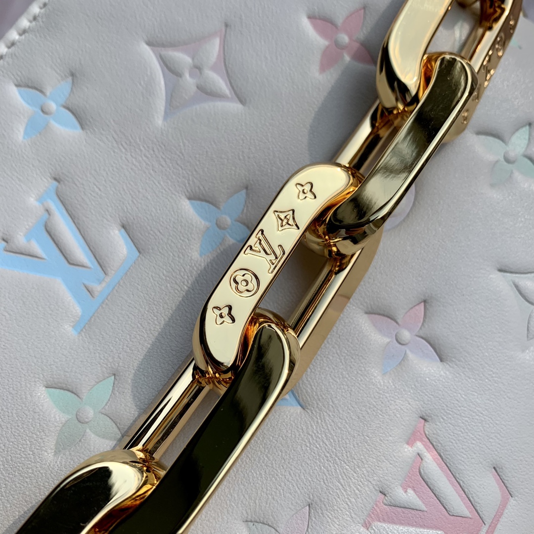 l0*is V*t0n coussin bb bag-21*16*7 cm