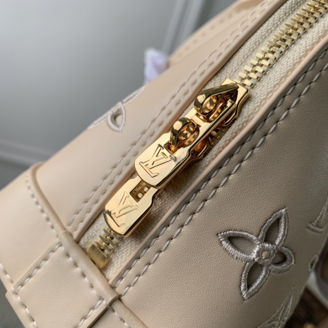 l0*is V*t0n m22878 alma bb-23.5 x 17.5 x 11.5cm