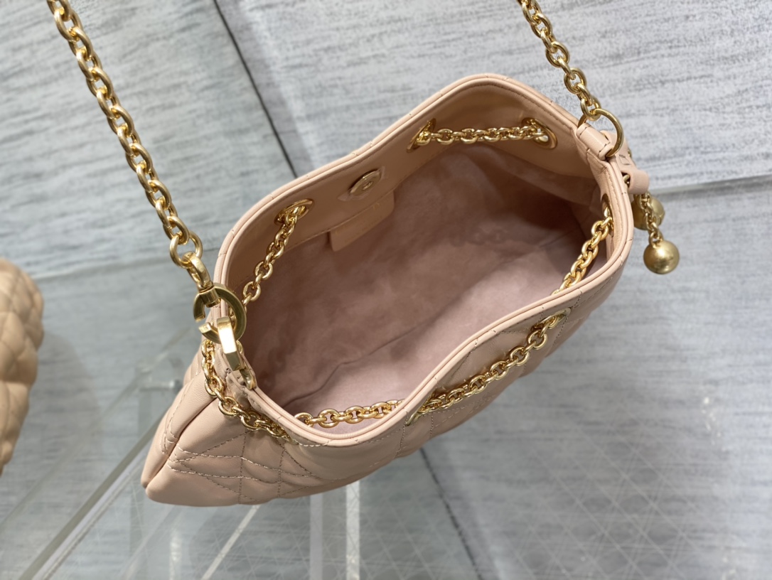 di0r D*or ammi bag-27 * 15 * 12cm