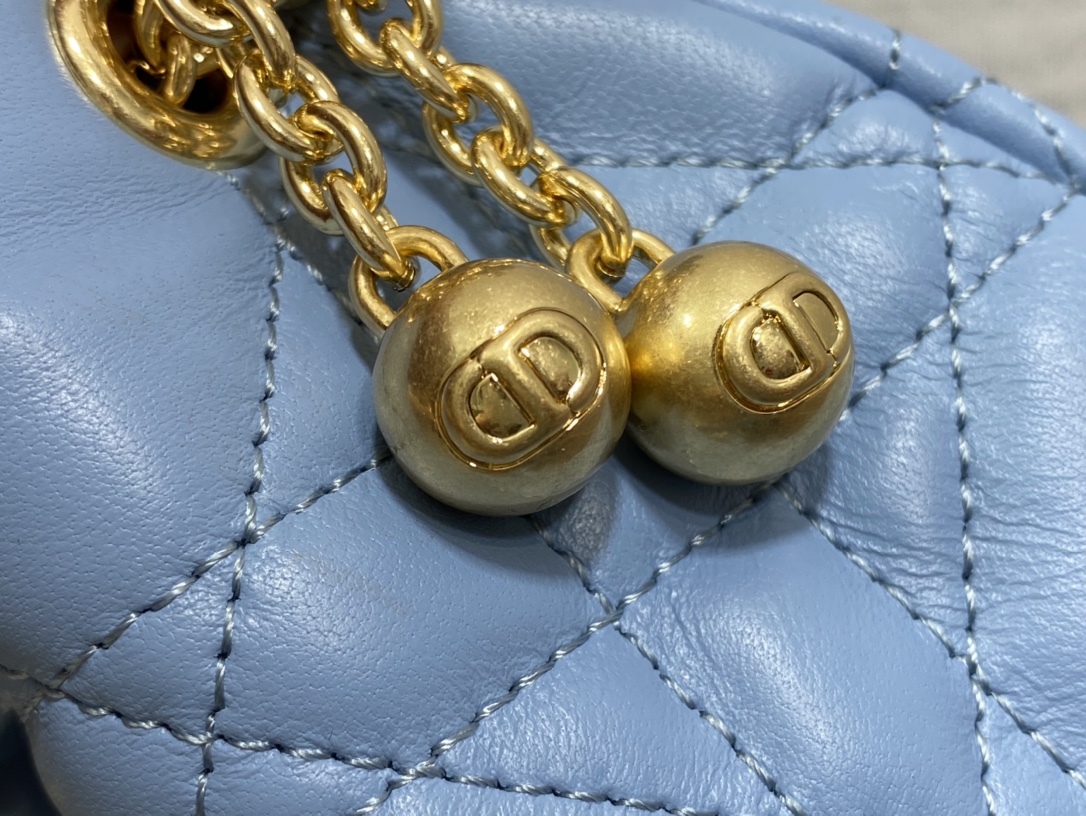 di0r D*or ammi bag-27 * 15 * 12cm