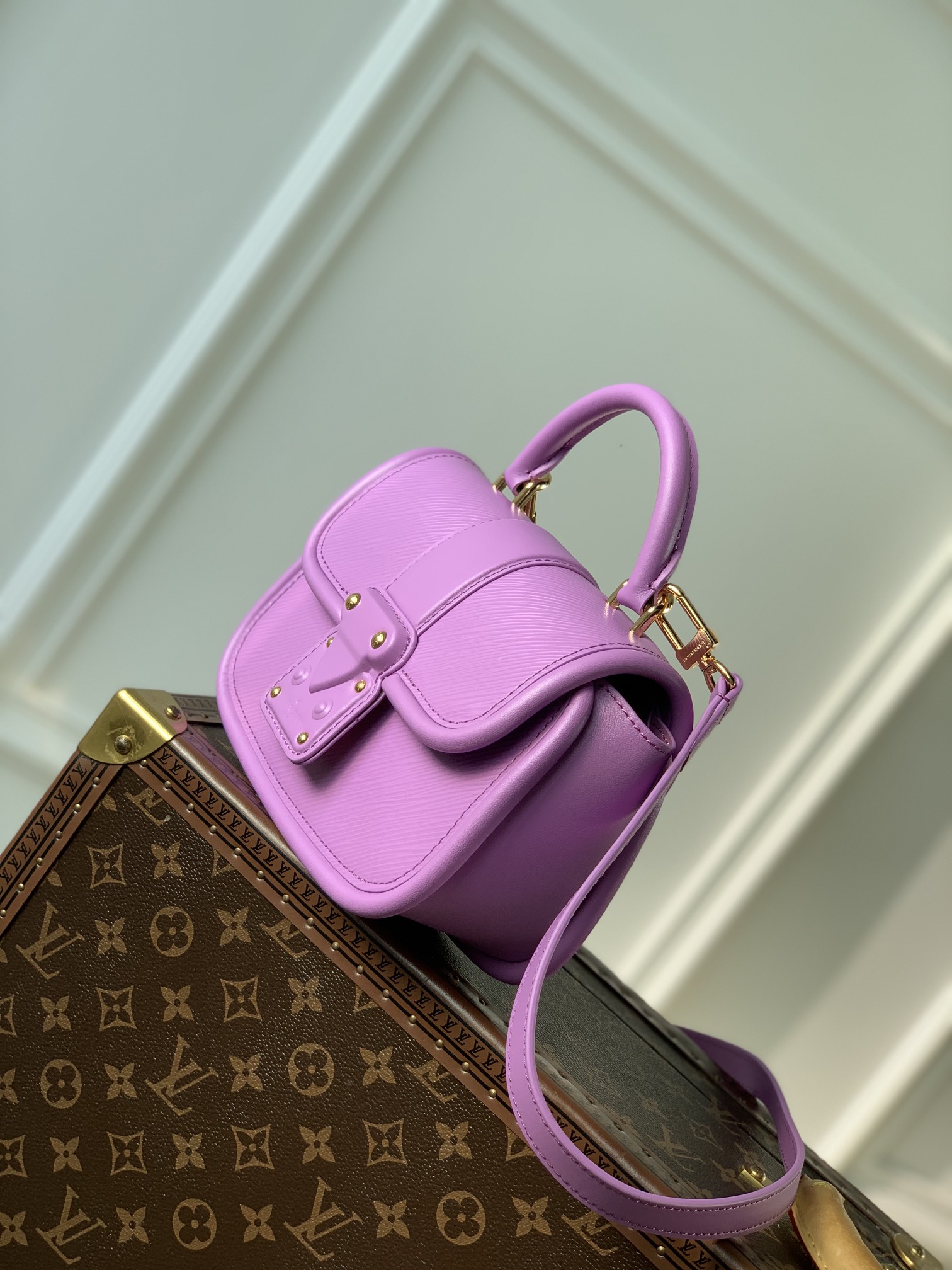 l0*is V*t0n hide & seek bag-21 x 15 x 8cm