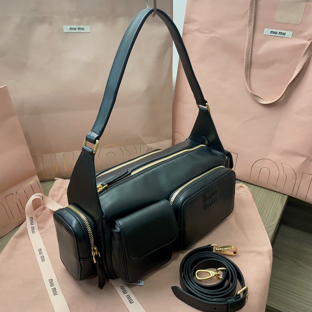 M*um*u bag-27 x12 x9cm