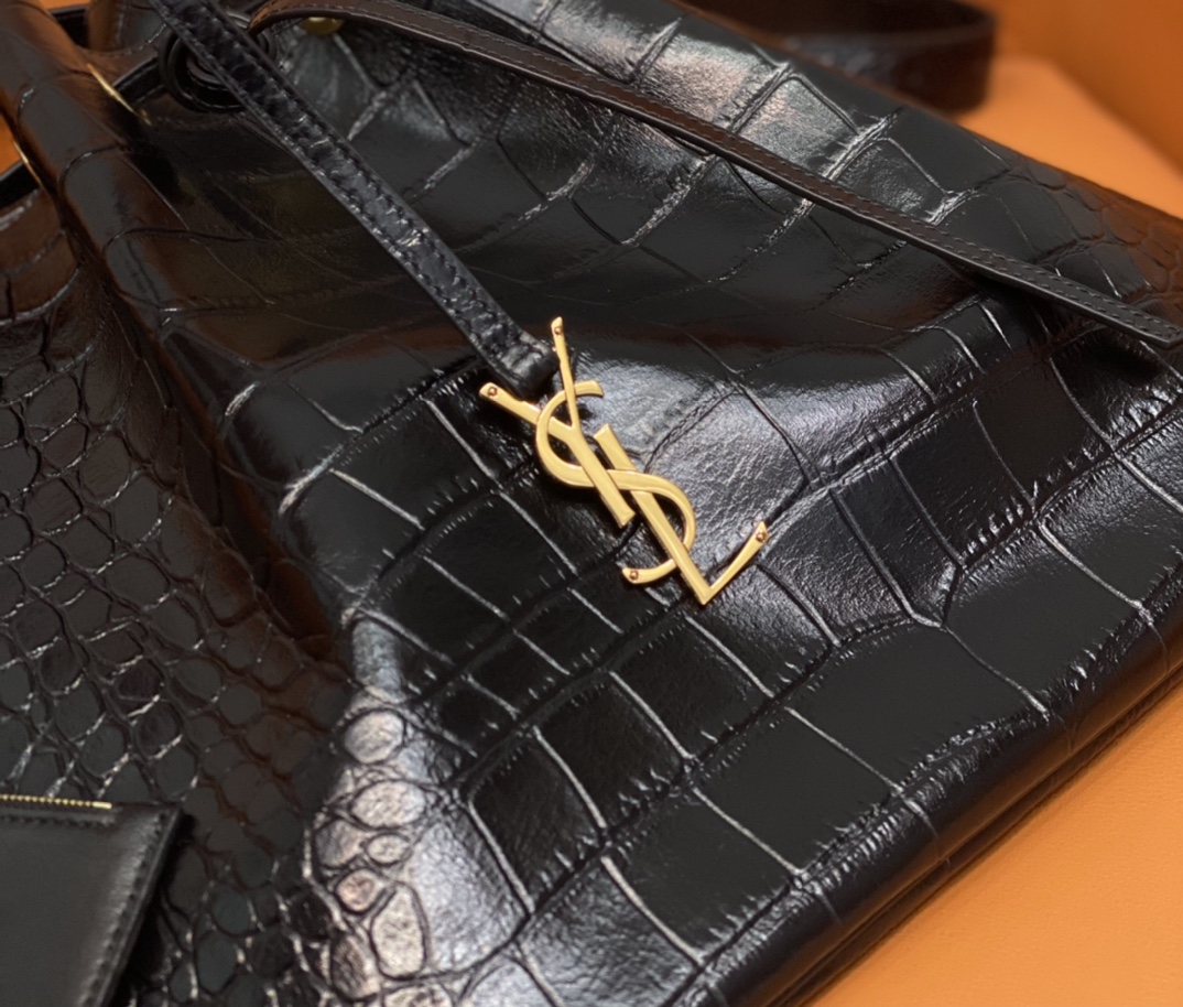 Y*L hobo bag-44×33×2.5cm