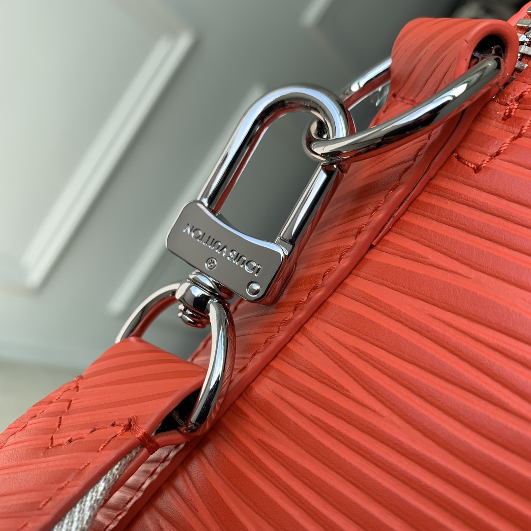 l0*is V*t0n alma travel bag-64 x 42 x 22cm