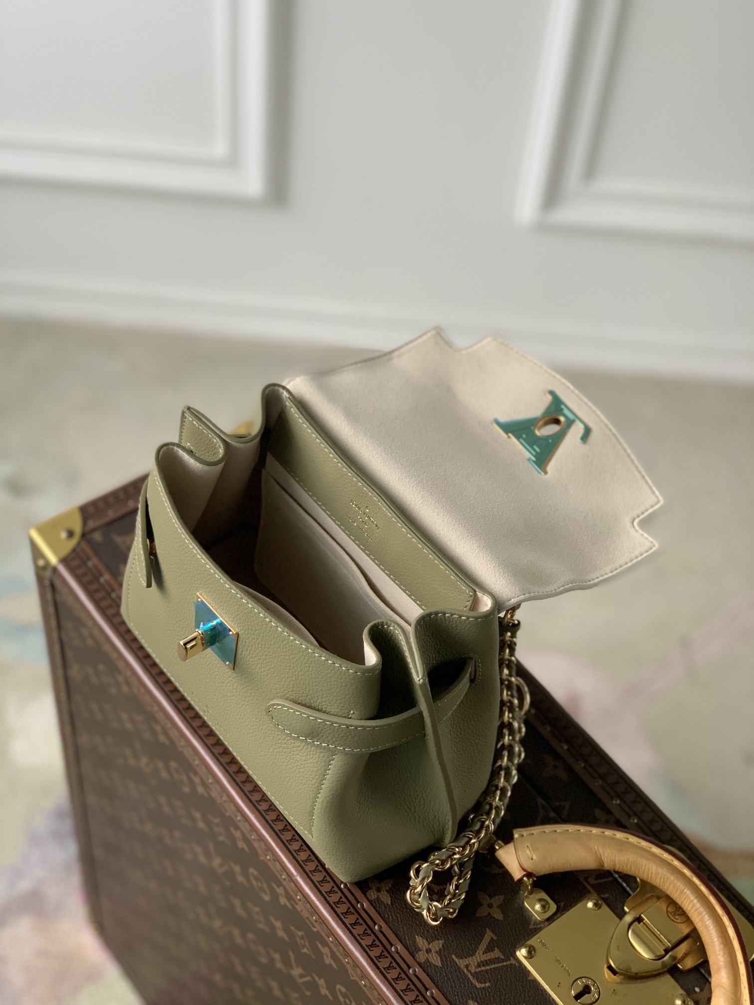 l0*is V*t0n lockme ever 23x17x10cm