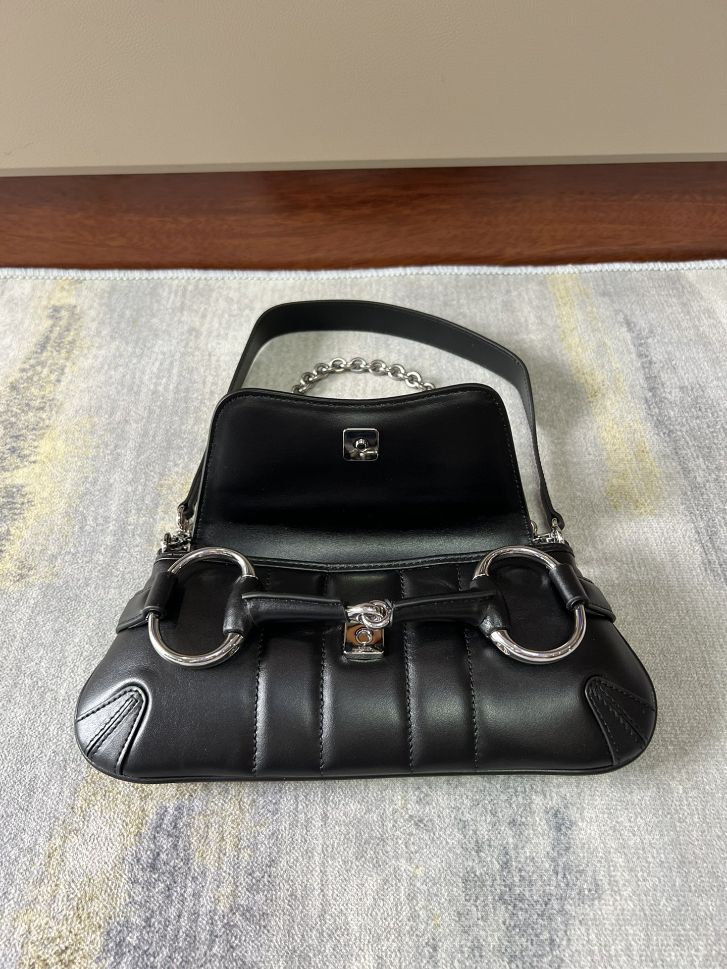 G*u*i horsebit chain 2023-27x11x5cm