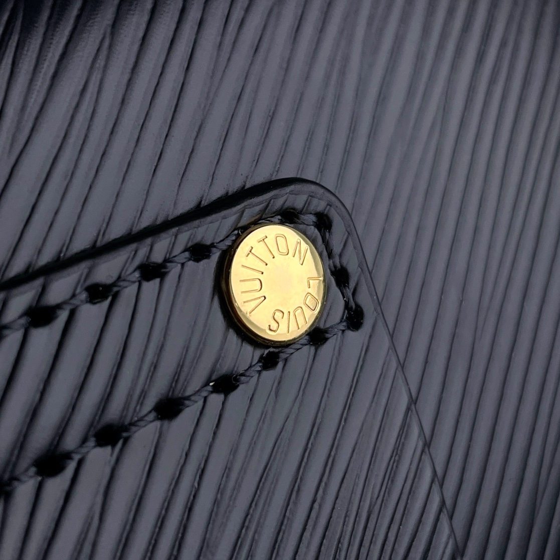 l0*is V*t0n twist bag-m68750-19x13.5x4cm