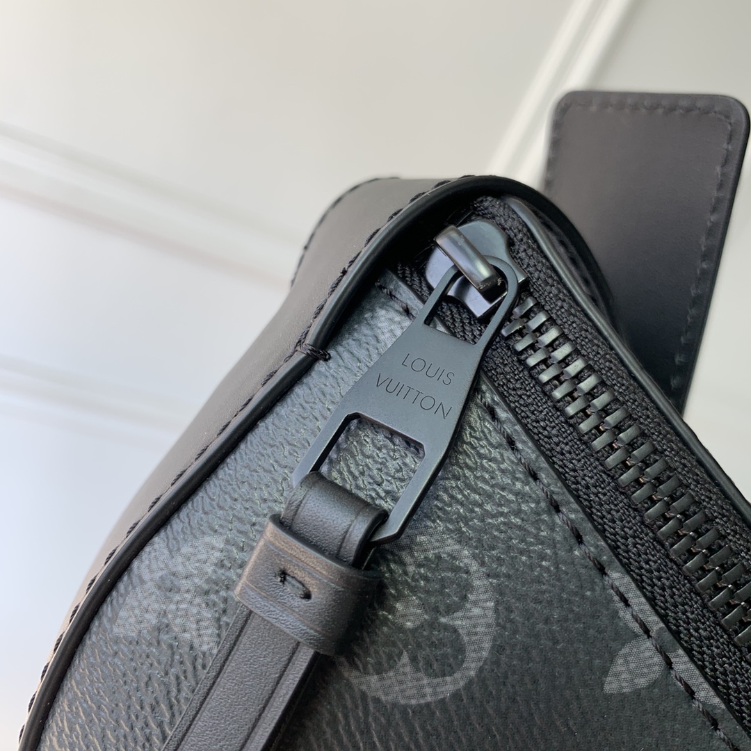 l0*is V*t0n moon crossbody bag-24.5 x 16 x 4.55cm