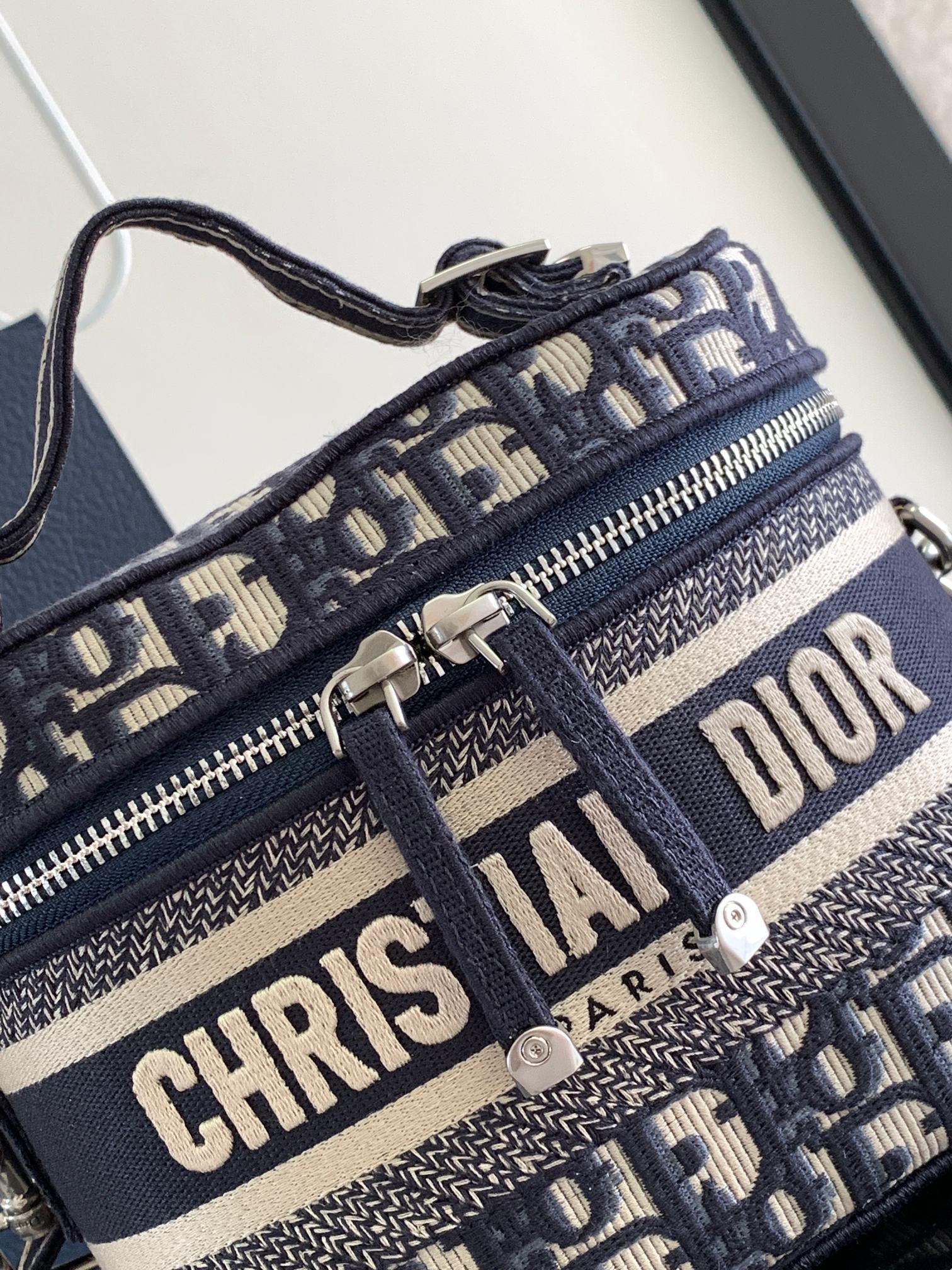 D*or signature vanity bag-24*14*18cm