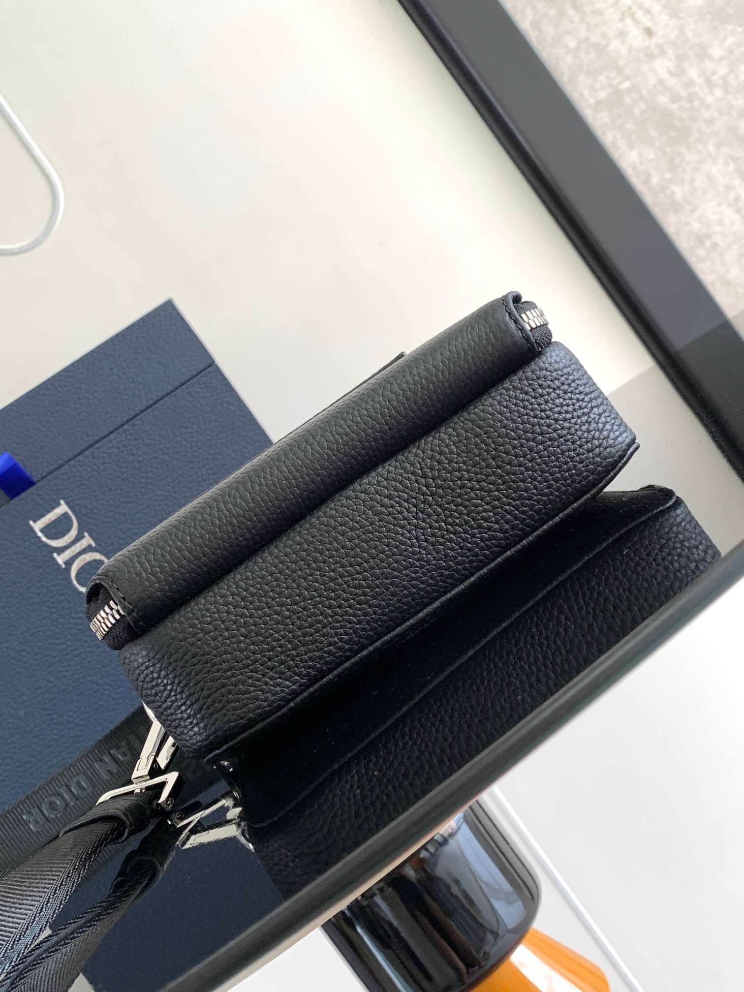 D*or crossbody bag-17 x 12.5 x 7cm