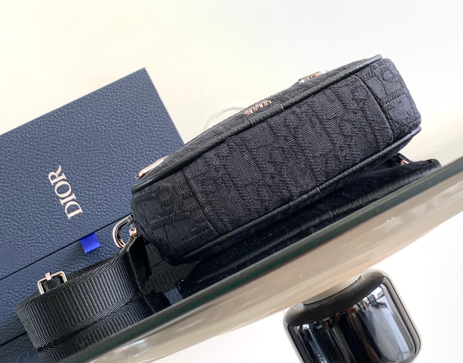 D*or safari messenger bag-17 x 12.5 x 4cm