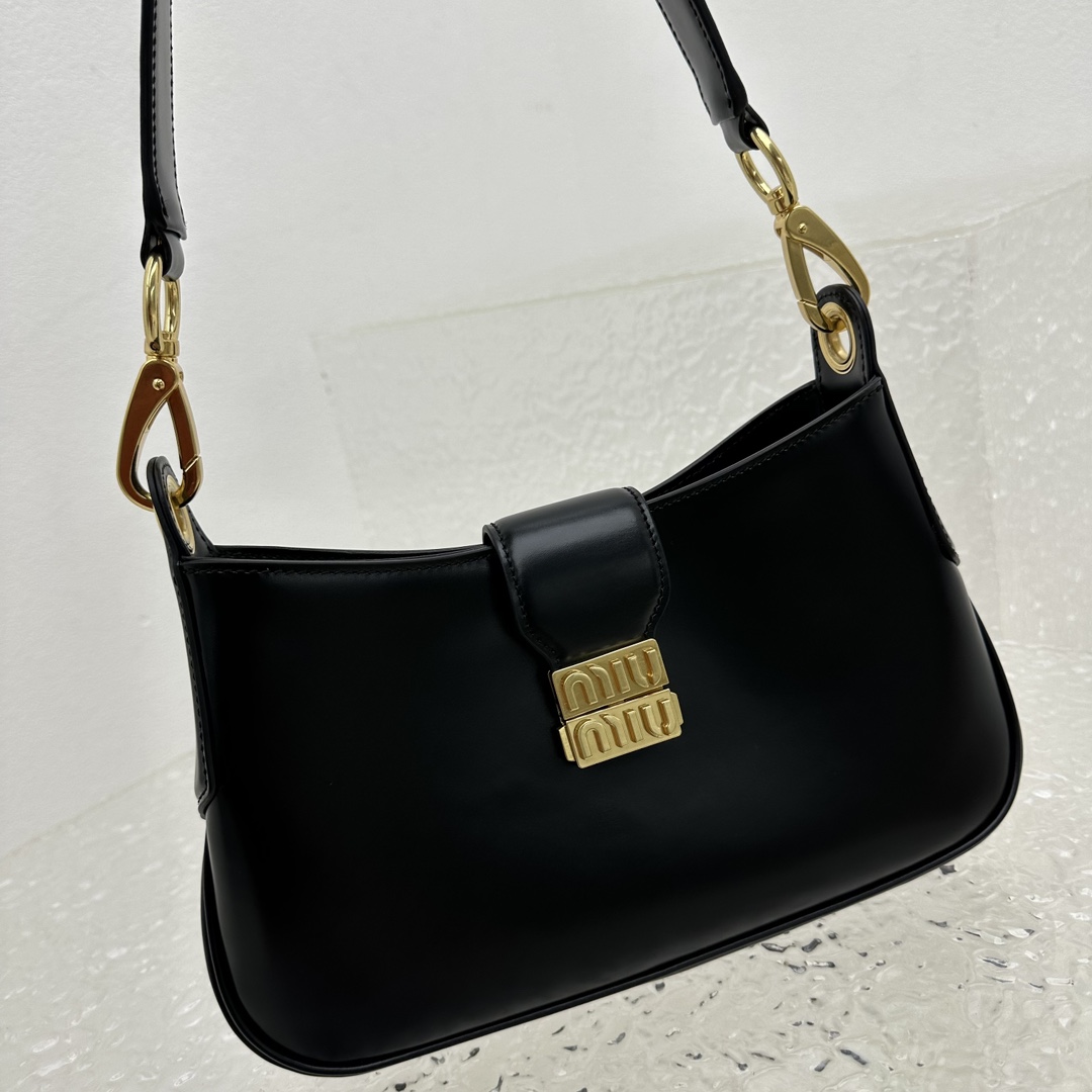 M*um*u city calf hobo bag-28*15*4cm