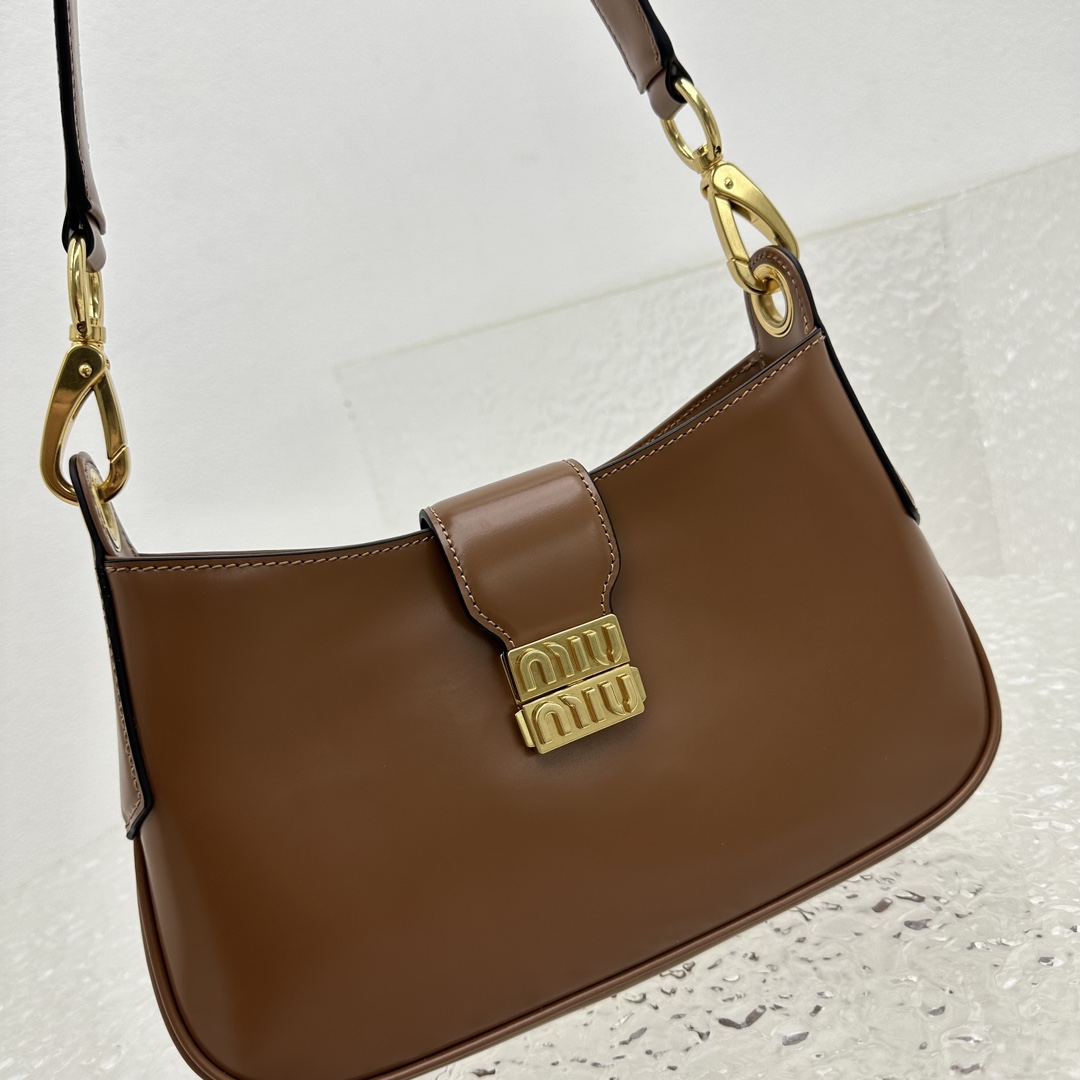 M*um*u city calf hobo bag-28*15*4cm