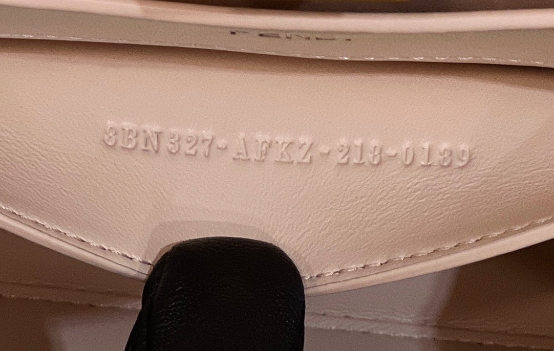 F**di peekaboo-27x21x9.5/33*12*25cm